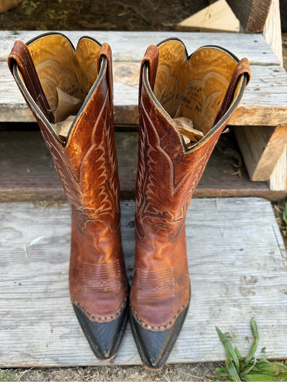 Vintage Tony Lama Brown Leather Western Cowboy Boots with Black Toe - Picture 5 of 9
